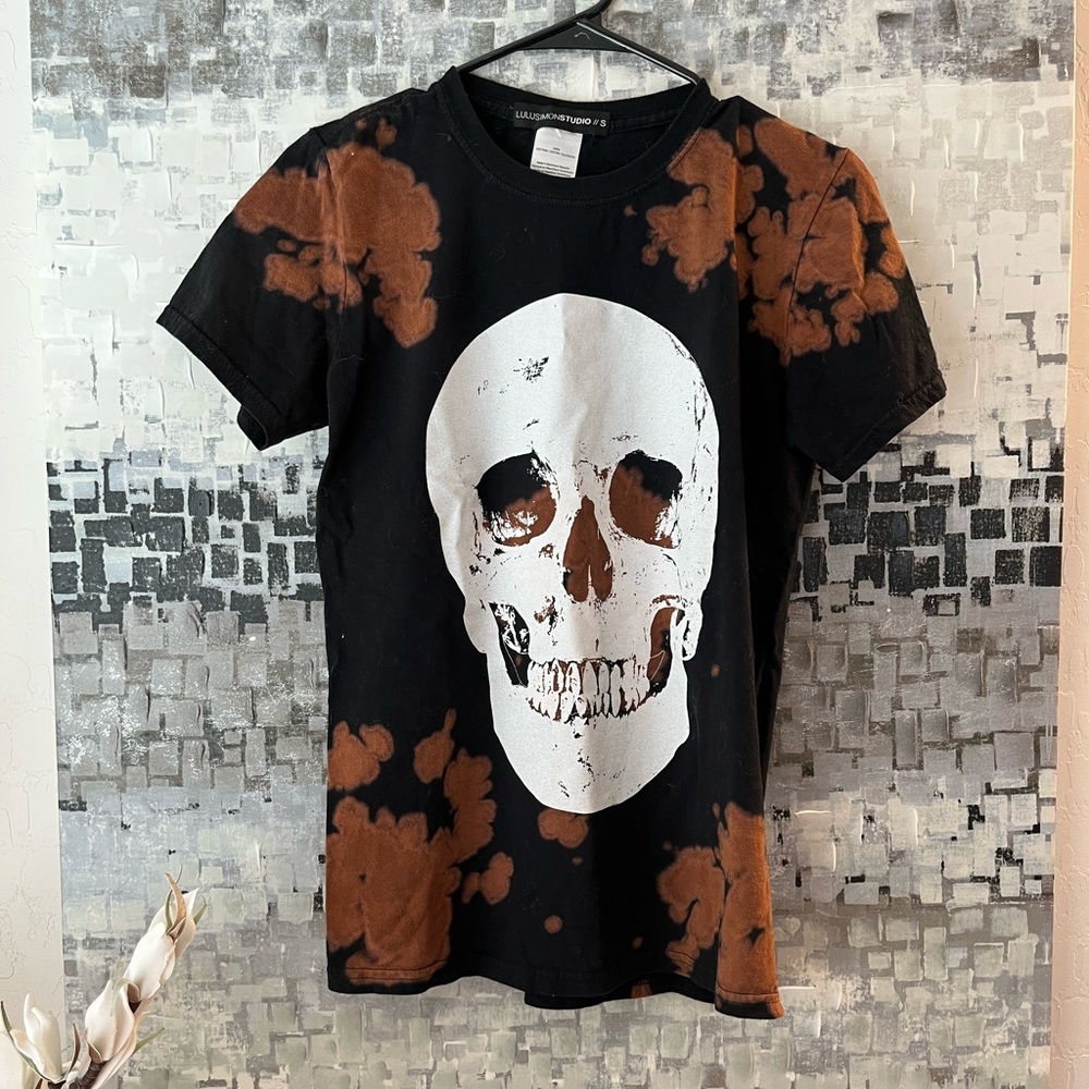 Vici Tee
